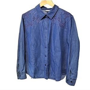 Alia petite | Blue denim color with shoulder embroidery button up